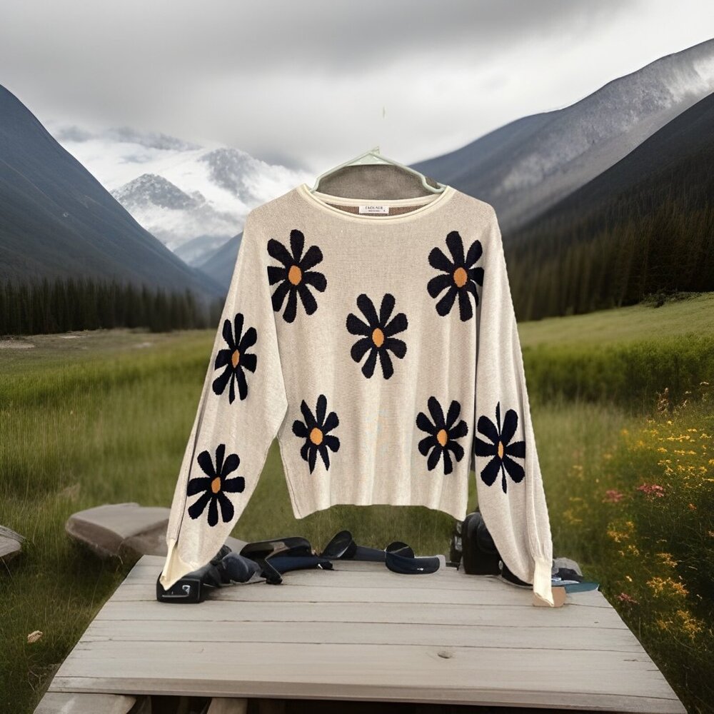 Ekouaer Flower Power Boho 70’s Hippie Sweater Women Sz S Crop  Cream & Black‎